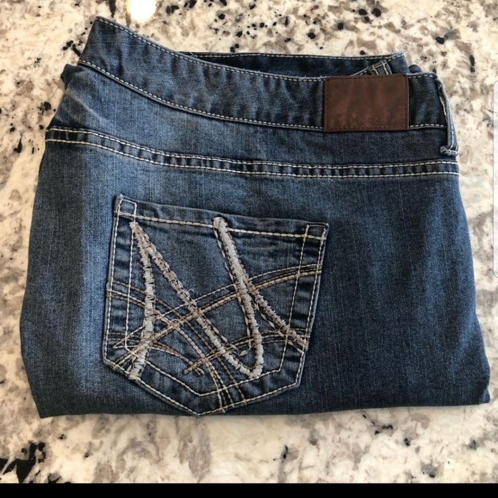 Maurices ivy boot Jean's medium wash size 22 reg